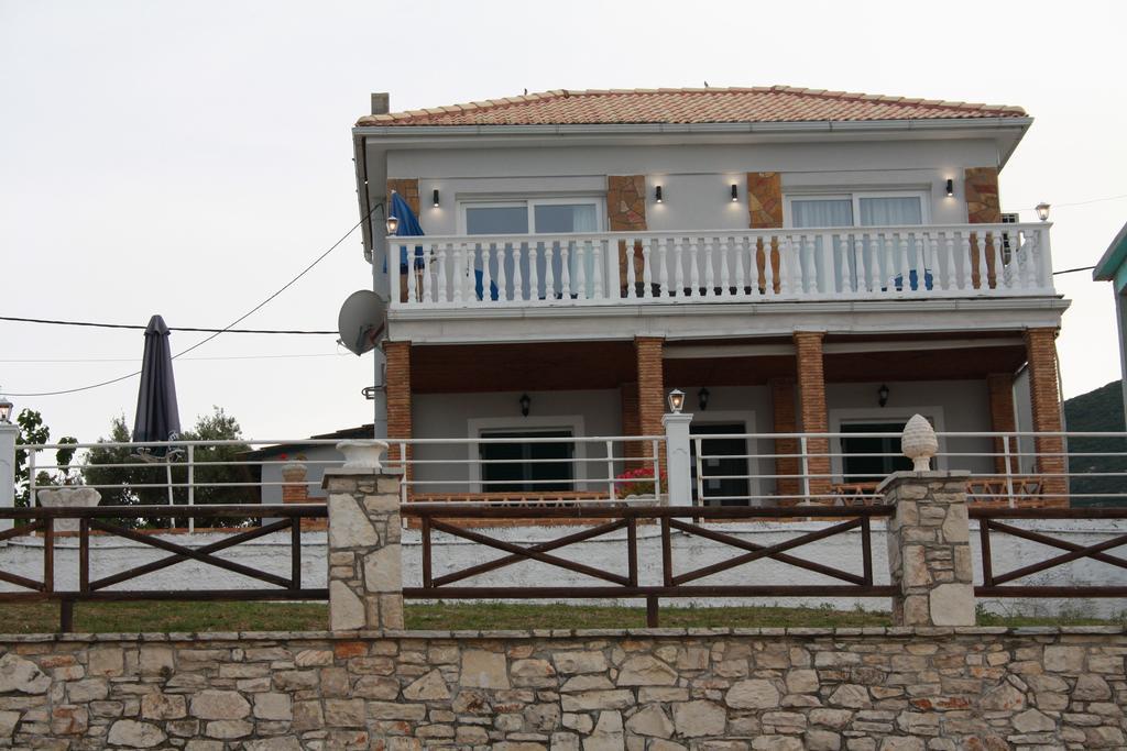 Laura House דירה